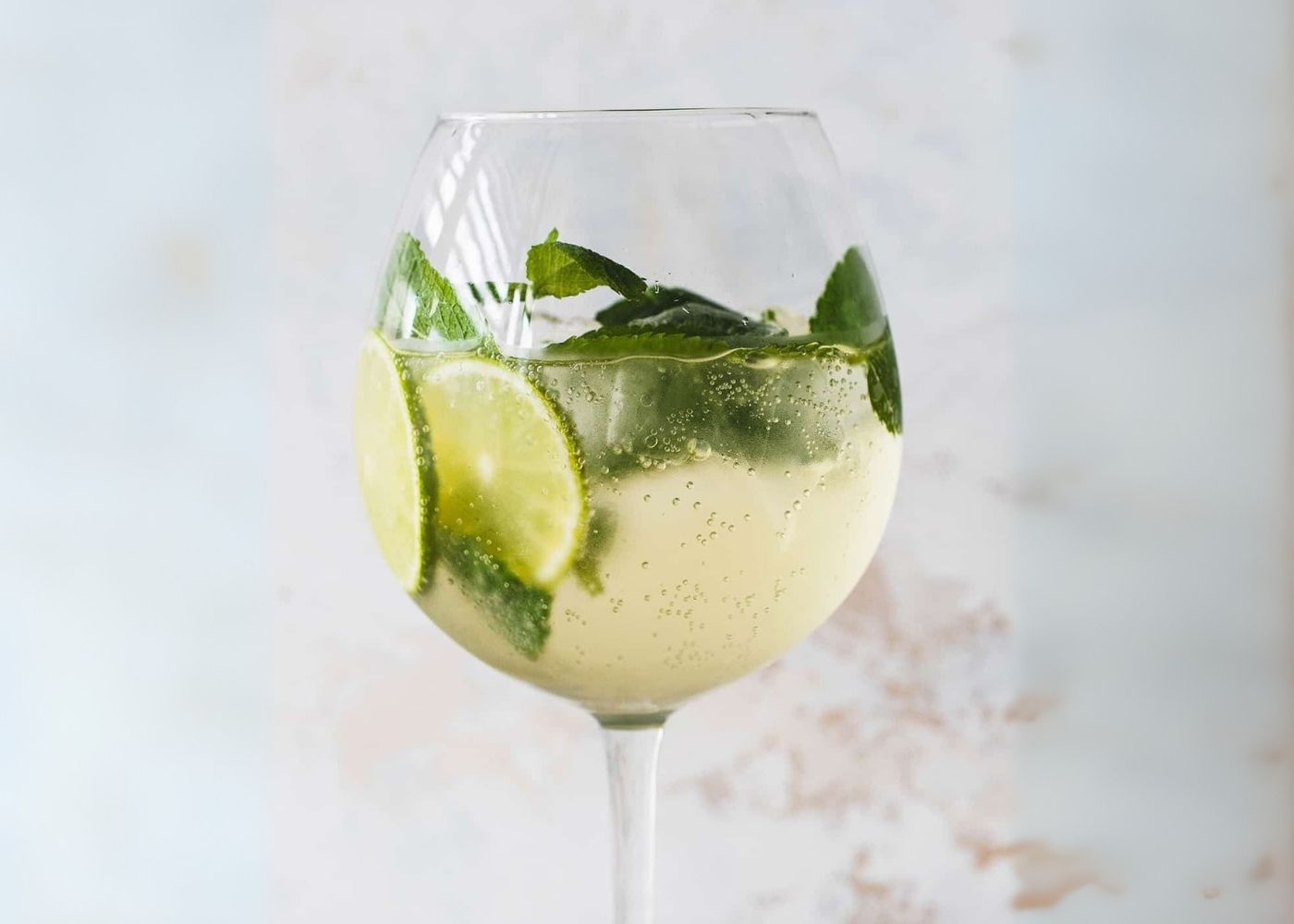 Enligt Blanche – Det vackraste sommarreceptet på en somrig cocktail